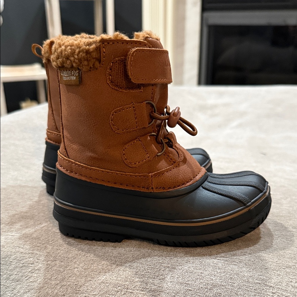London Fog Kids Snow Boots with Faux Shearling Trim toddler size 8
